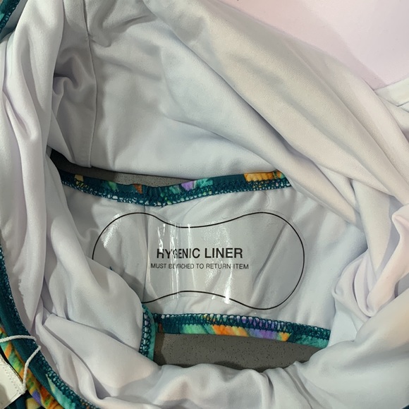 Tropical Leafy Moulded One-Piece Swimsuit Cupshe - Picture 8 of 8